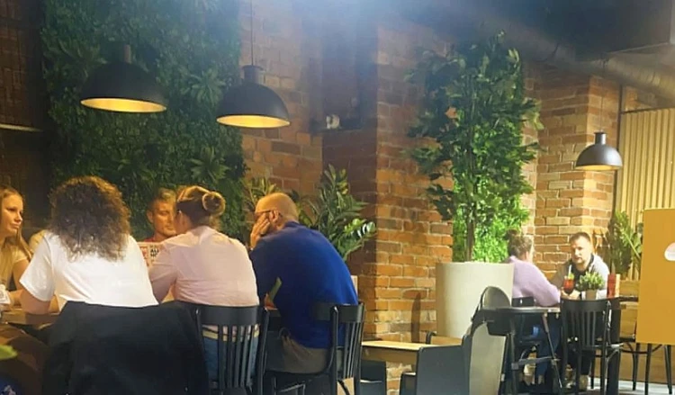 Panel zielony polana dekoracja scienna restauracja.jpg