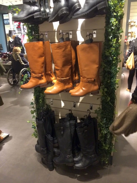 NB241 buty.jpg